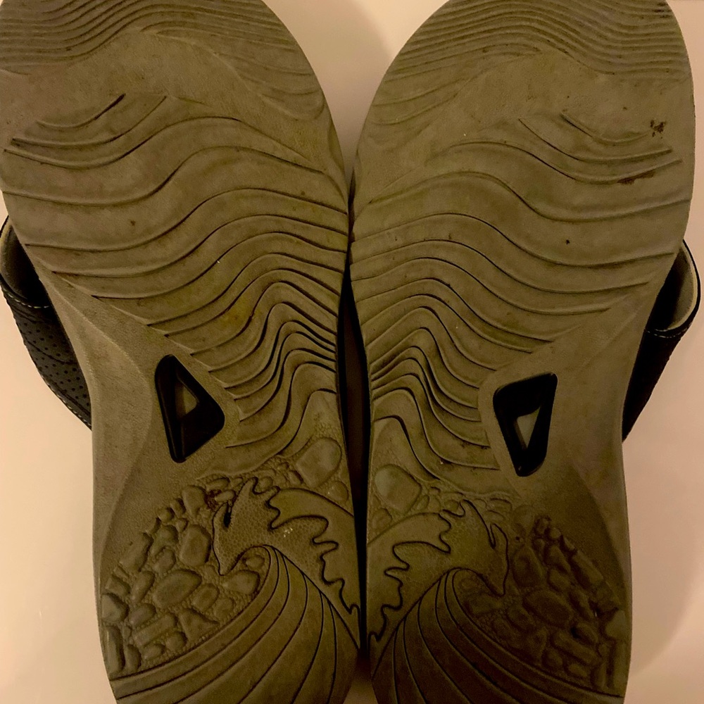 Reef Mens flip flops size 11